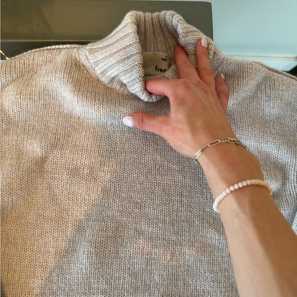 ARITZIA WILFRED HEINAN SWEATER 100% MERINO WOOL - Picture 3 of 5